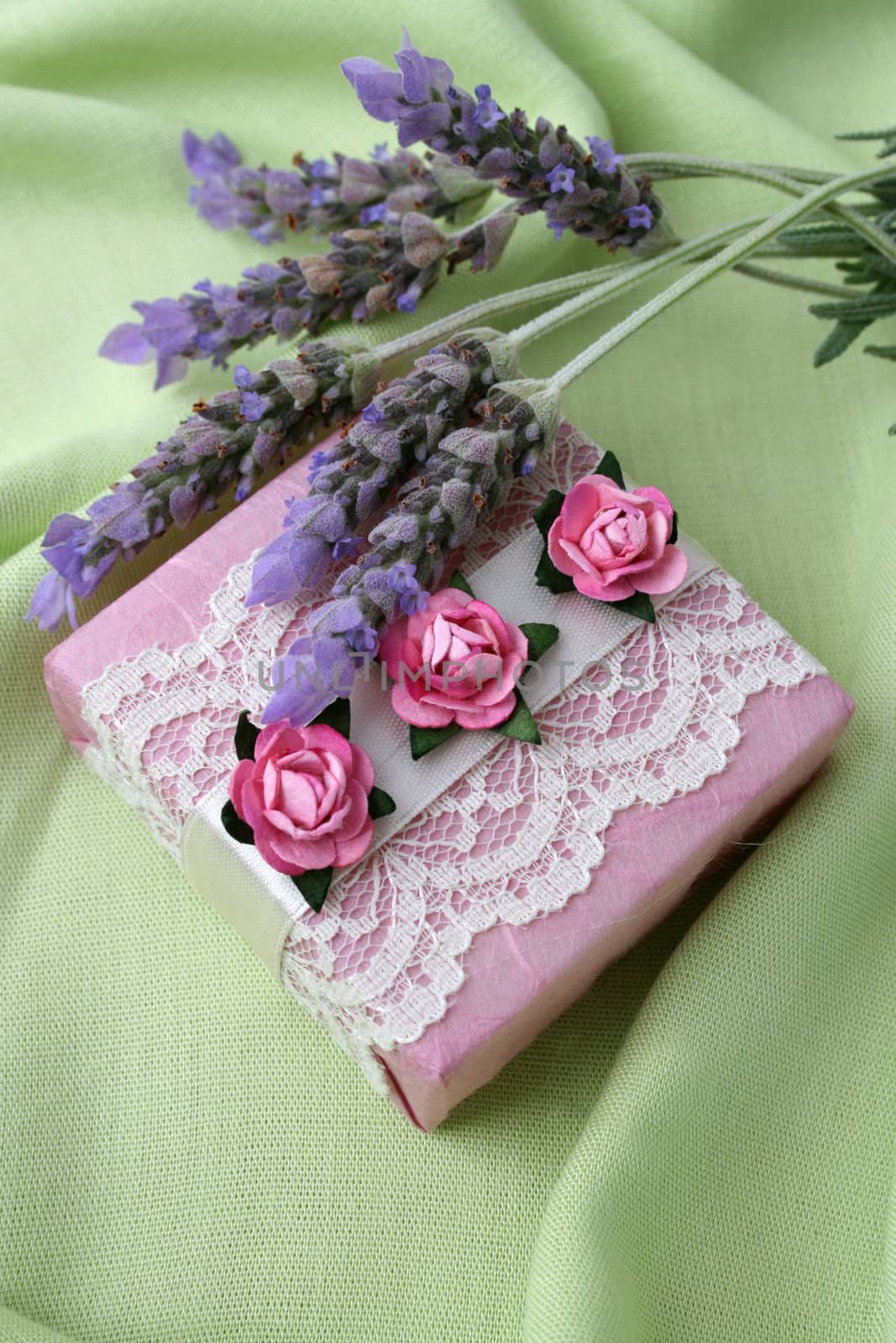 Soap gifts in pink with fresh lavender flowers