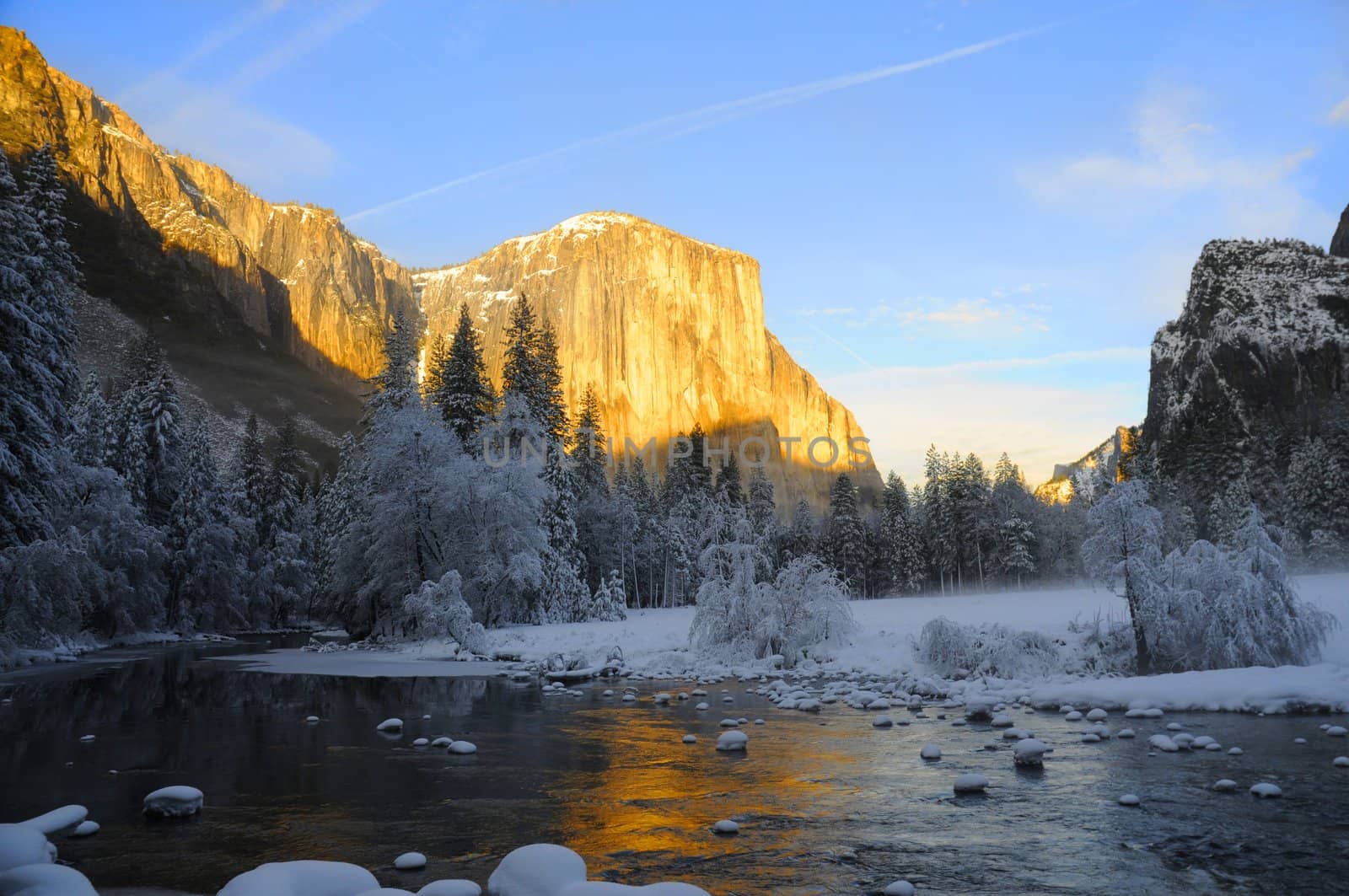 Sun rise on the granite peaks in Yosemite valley