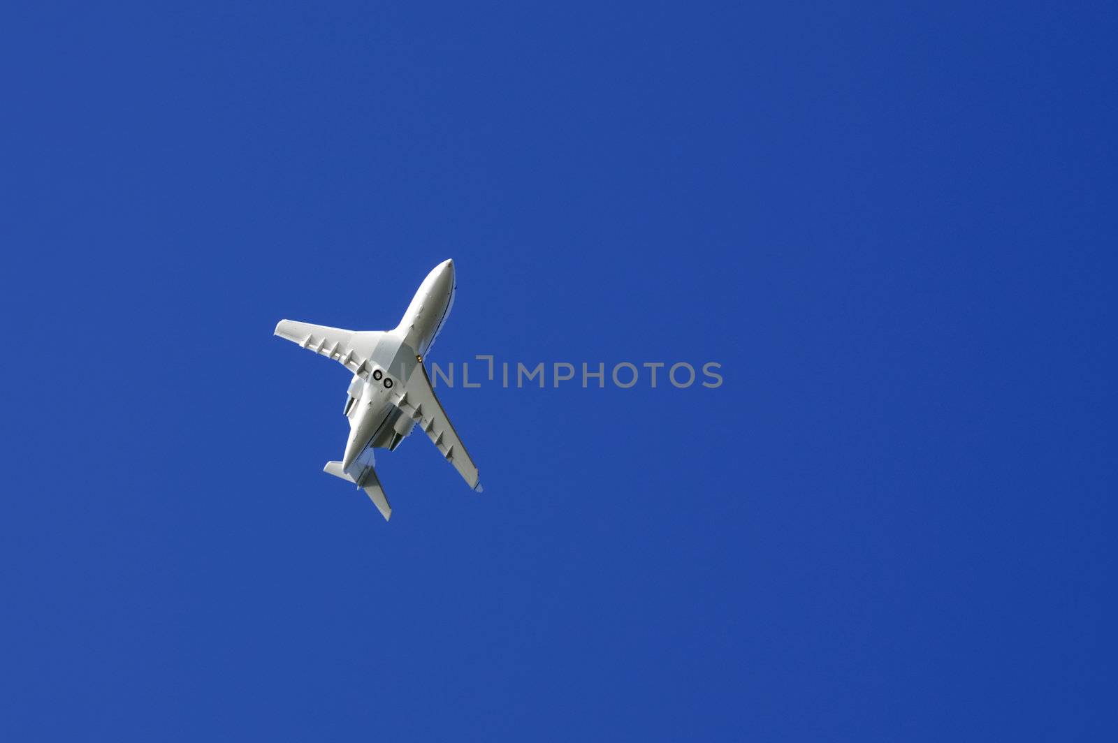 Private Jet flying overhead after takeoff in Hayward, Northern California