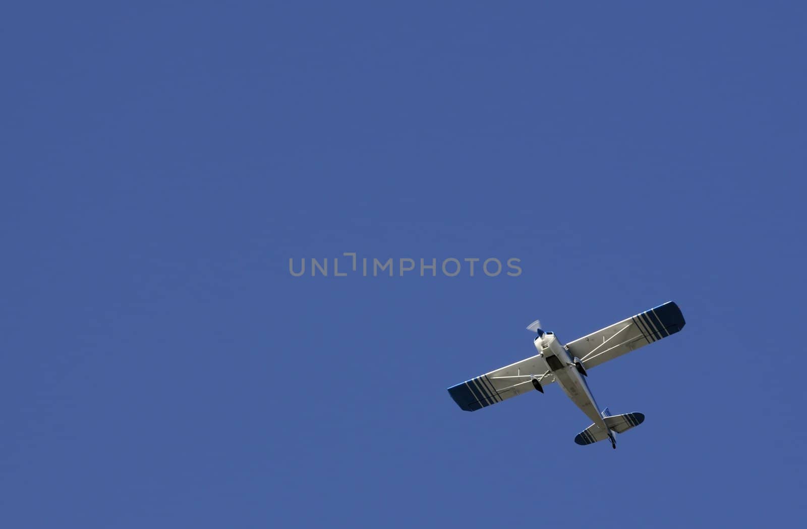 aircraft flying overhead after takeoff in Hayward, Northern California
