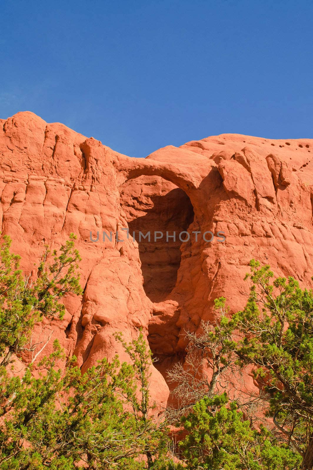 Natural arch on Kodachrome basin State park, Utah