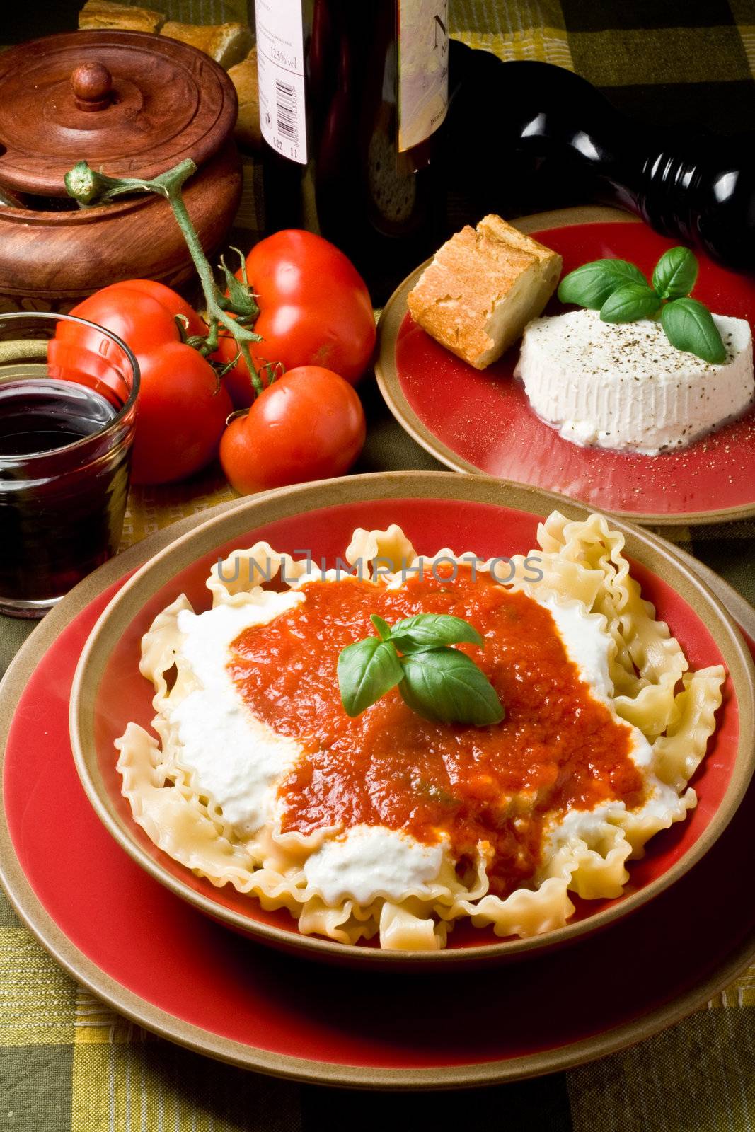 italian pasta with ricotta cheese and tomato