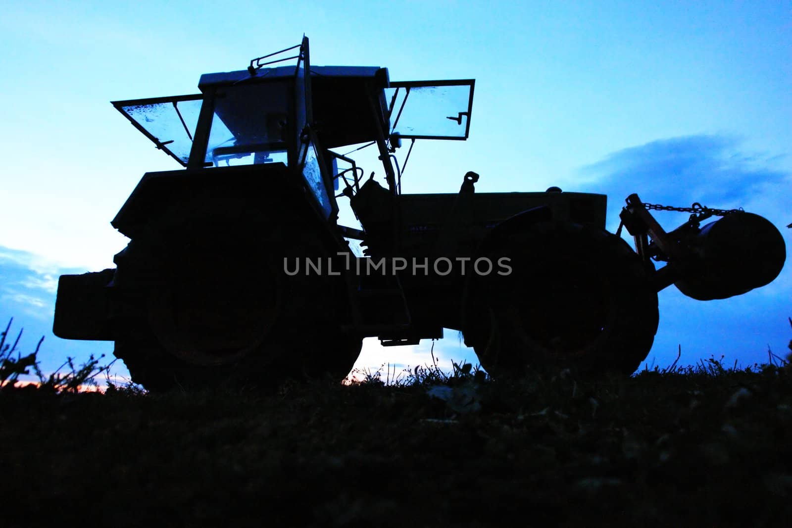 The Tractor by yucas