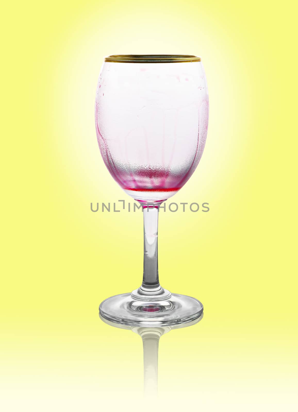 Glass of red wine by stoonn