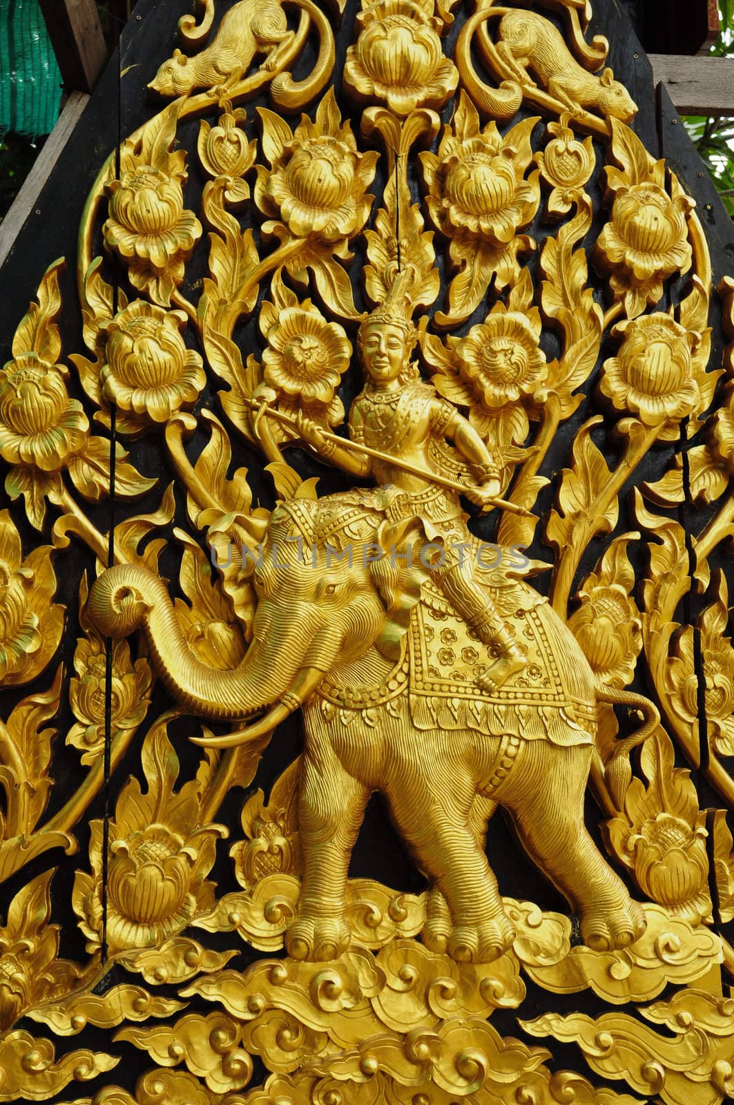 Laithai carved  at the temple