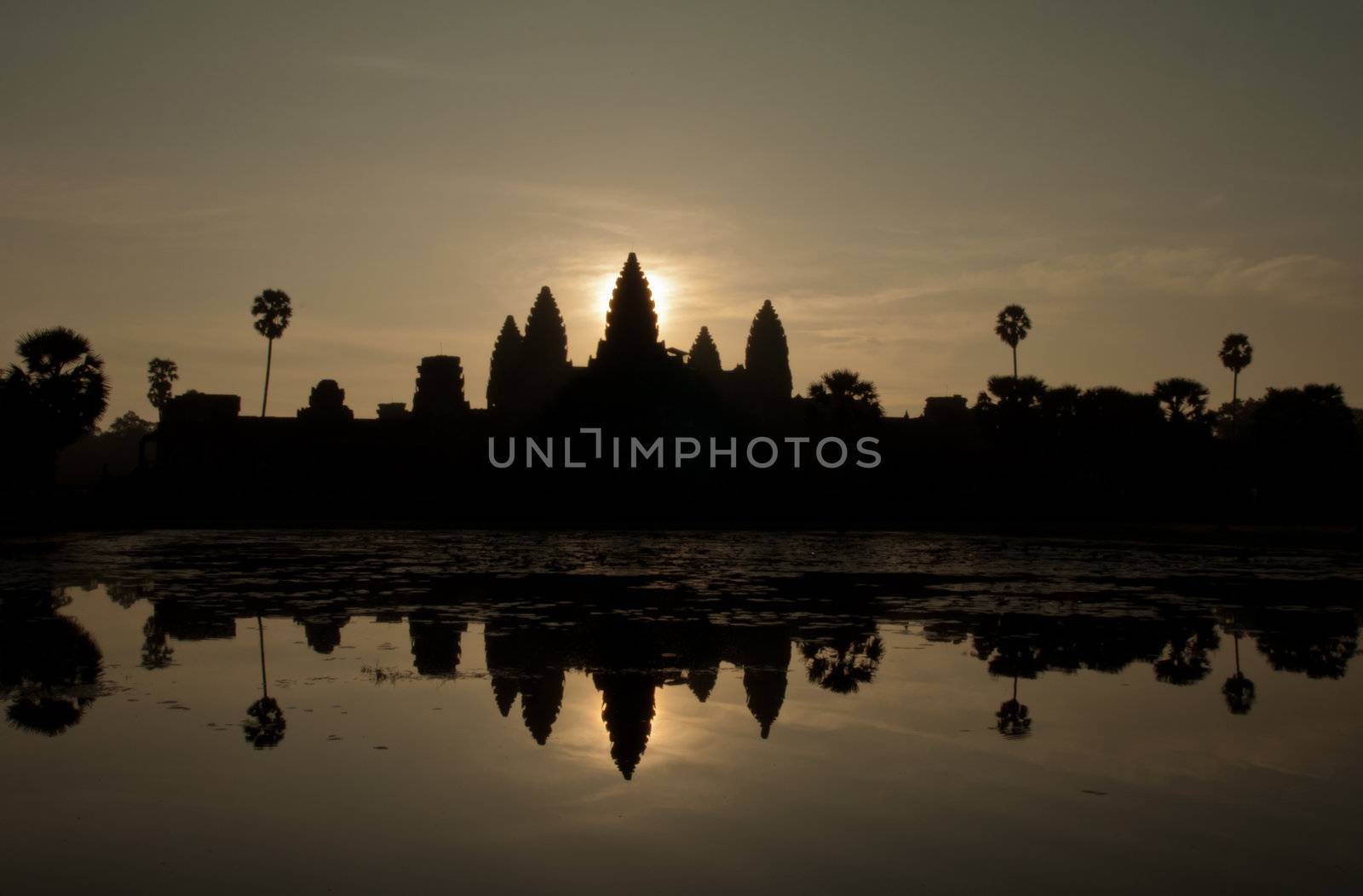 silhouette of angkor wat  temple