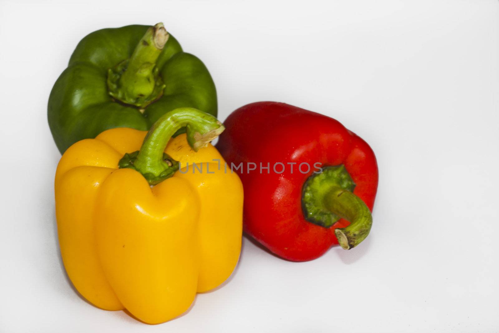 A collection of three main colors of pepper
