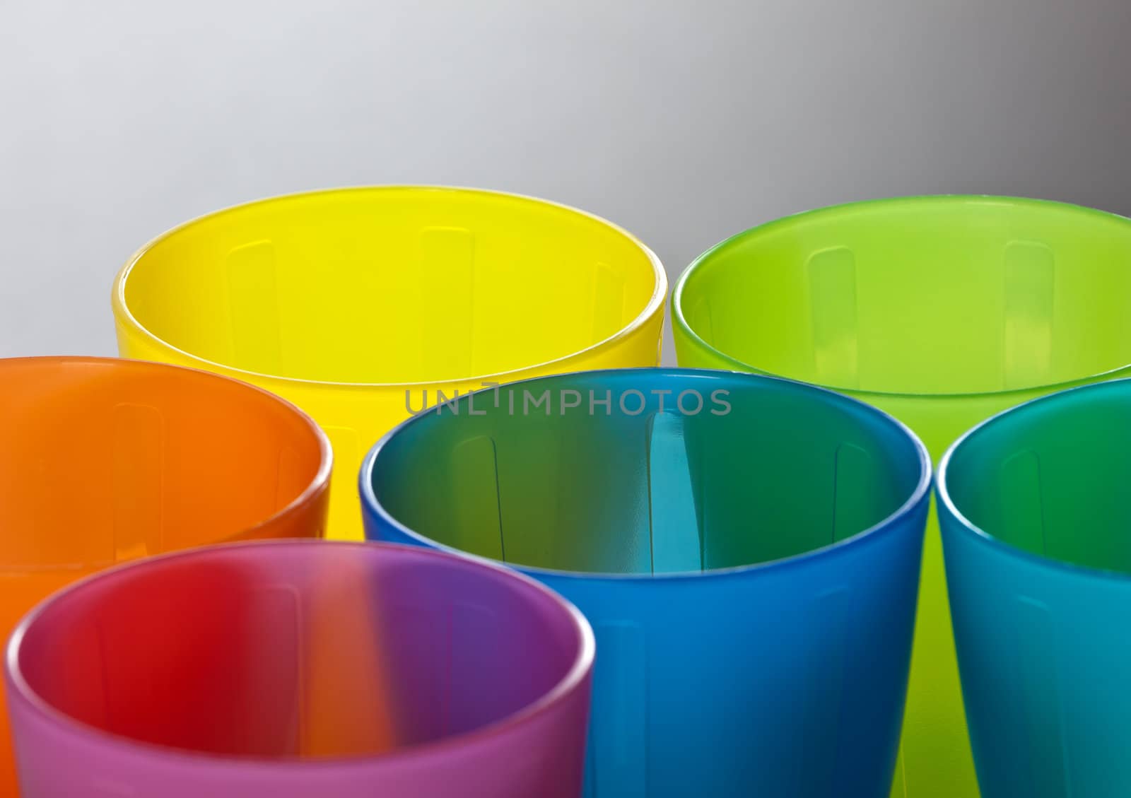 colored plastic cups by Discovod