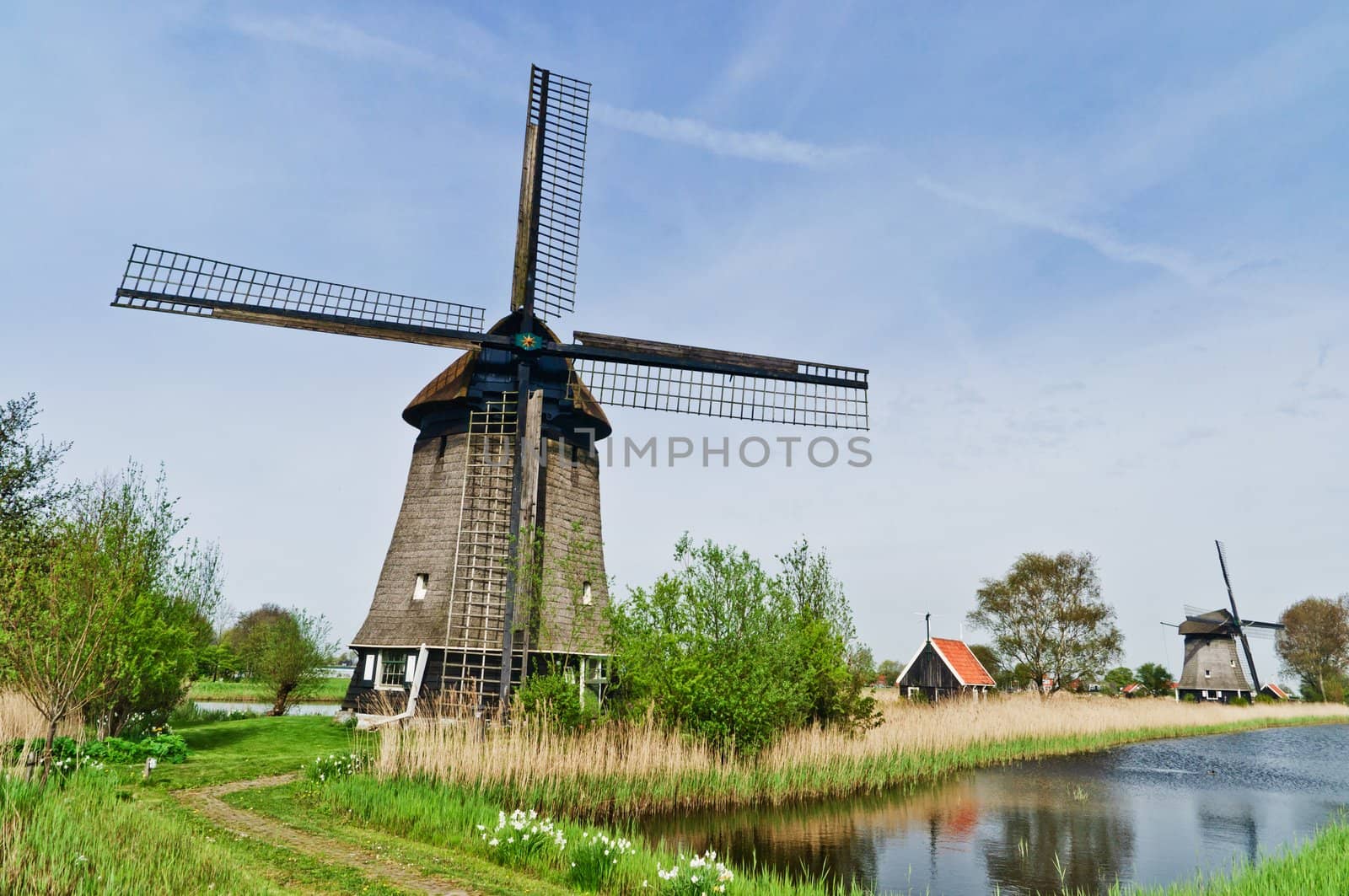 A water wind mill in the county