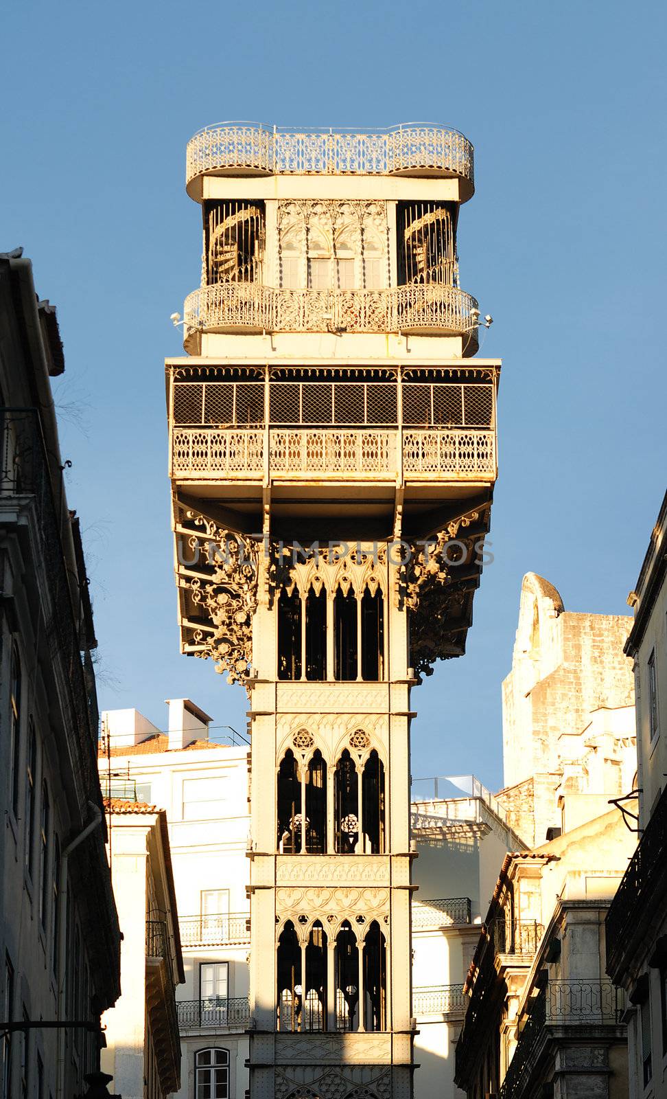 Santa justa elevator in lisbon by ventdusud