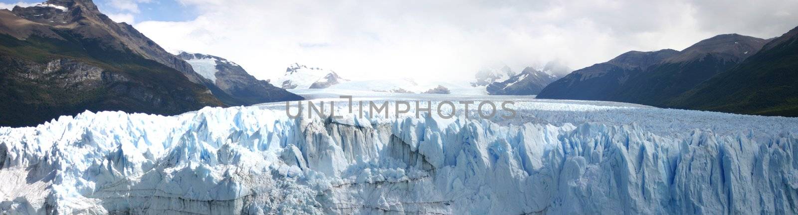 Glacier perito moreno in Argentina (patagonia)