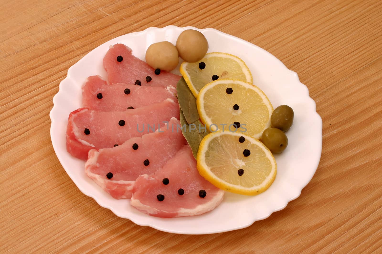 Decorated pork chops with vegetables