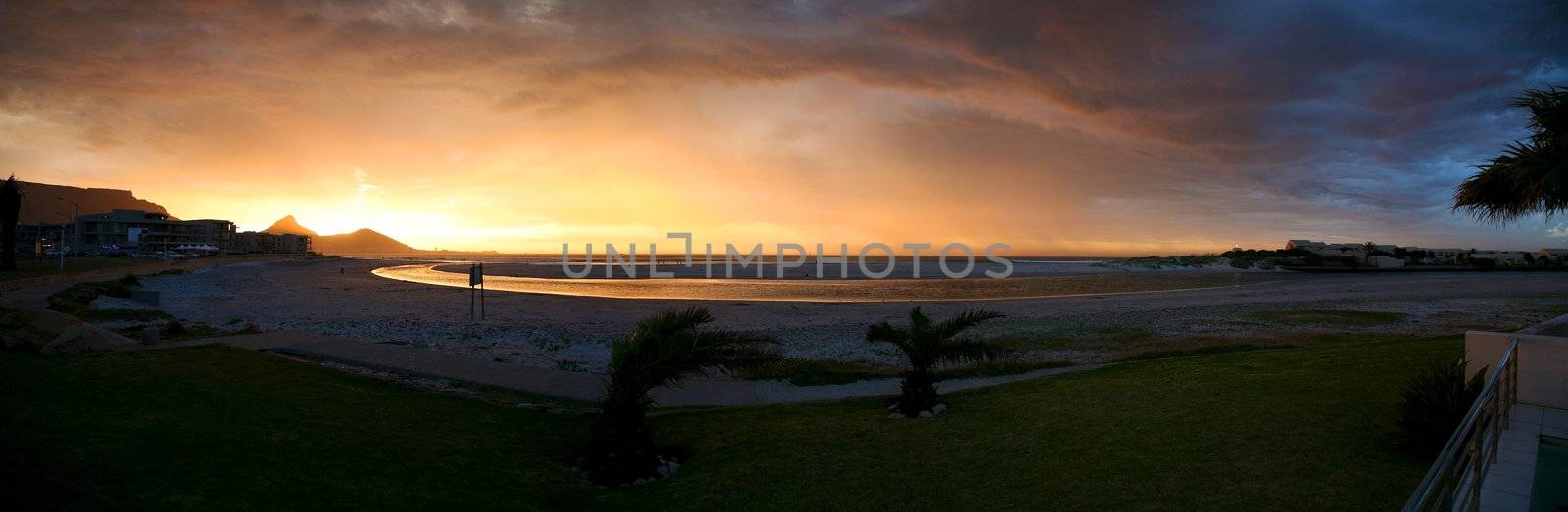 View of table Mountain by watchtheworld