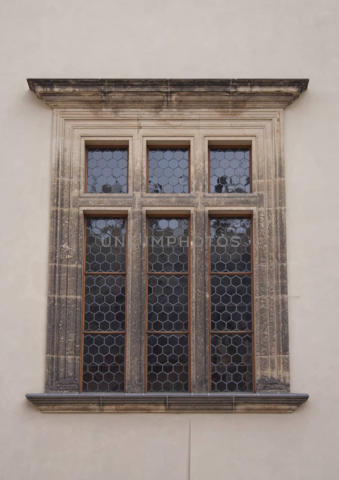 view of the windows and doors, historic buildings, gates.