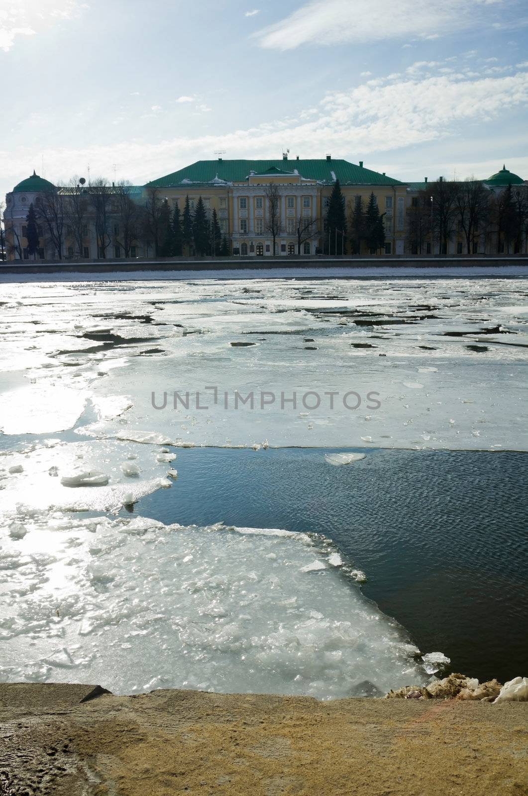 Drifting of ice on river In the spring in the Moscow
