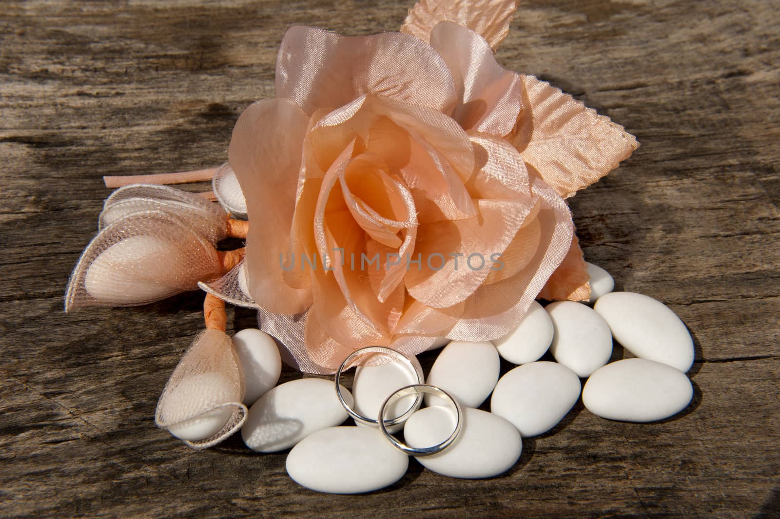 weeding Favors ,wedding rings and candy  for weddings 