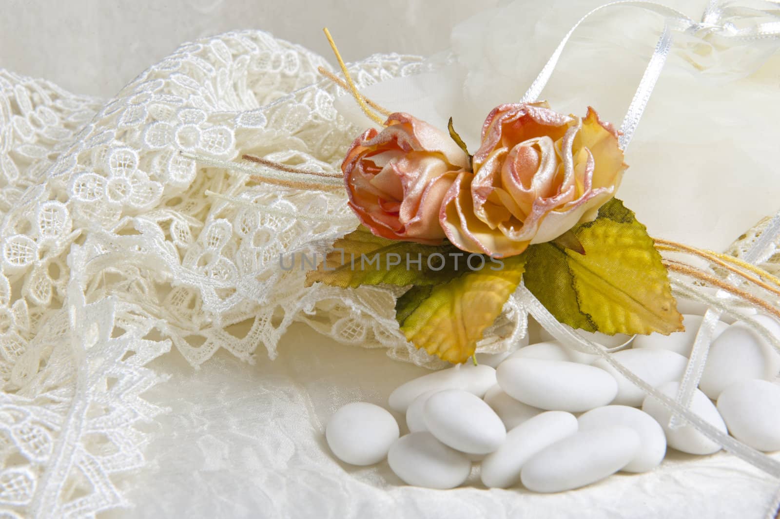 weeding Favors and wedding rings and bands for weddings and holidays