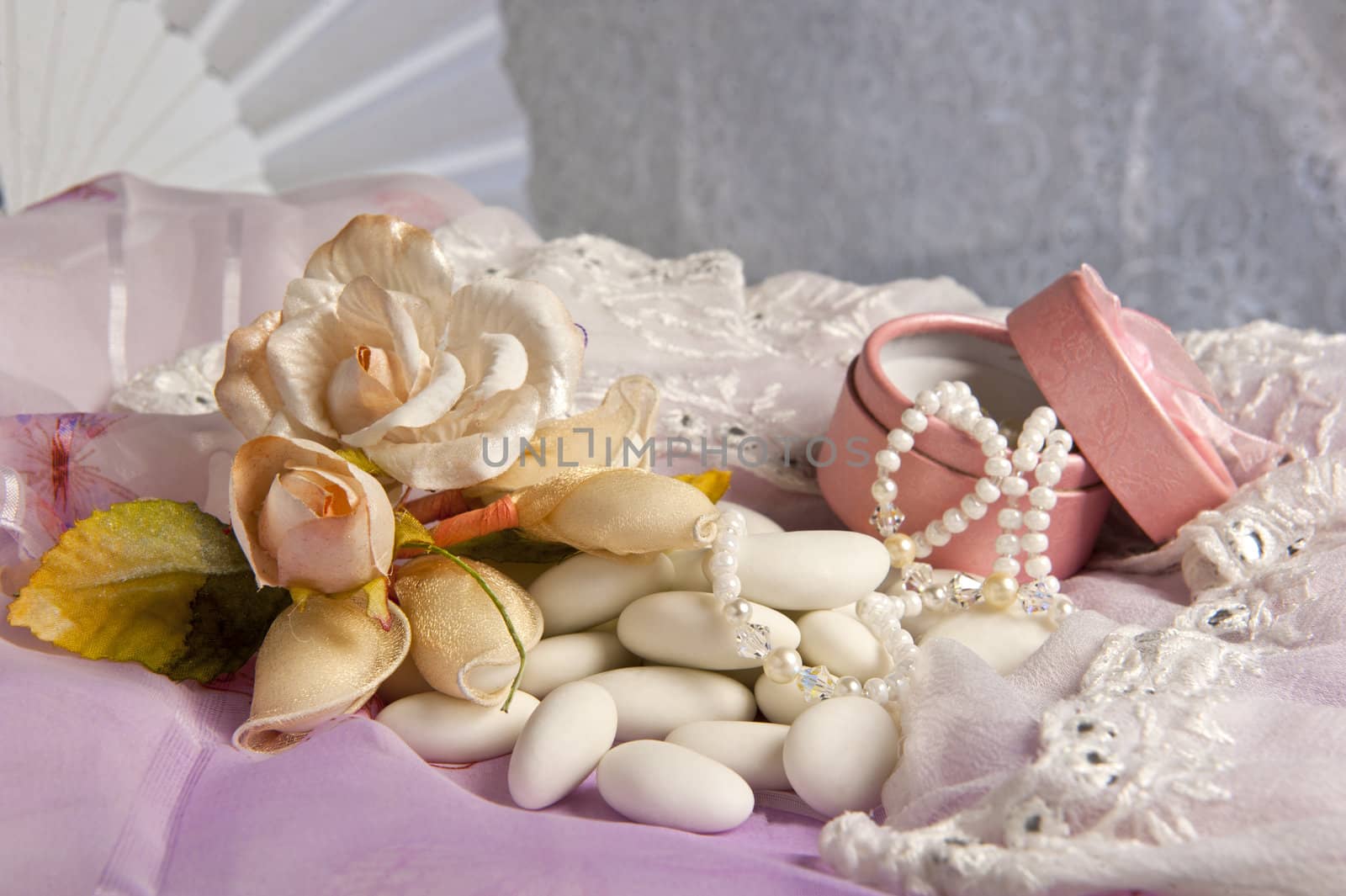 weeding Favors and wedding rings and bands for weddings and holidays