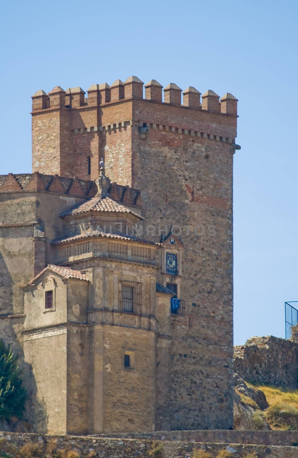 Castle that raise Aracena's city, placed in the mountain range of the same name.