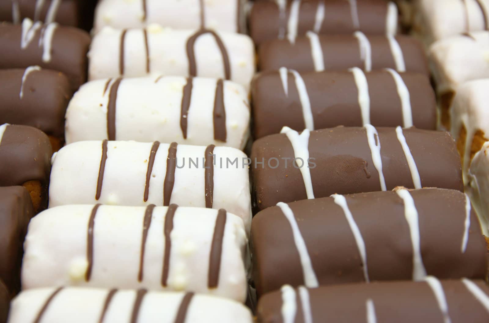 Round mini chocolate pie with strips from above