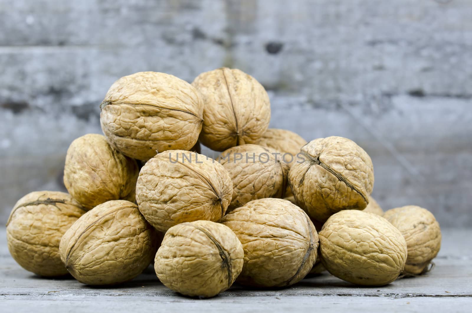 nuts in bulk by gufoto