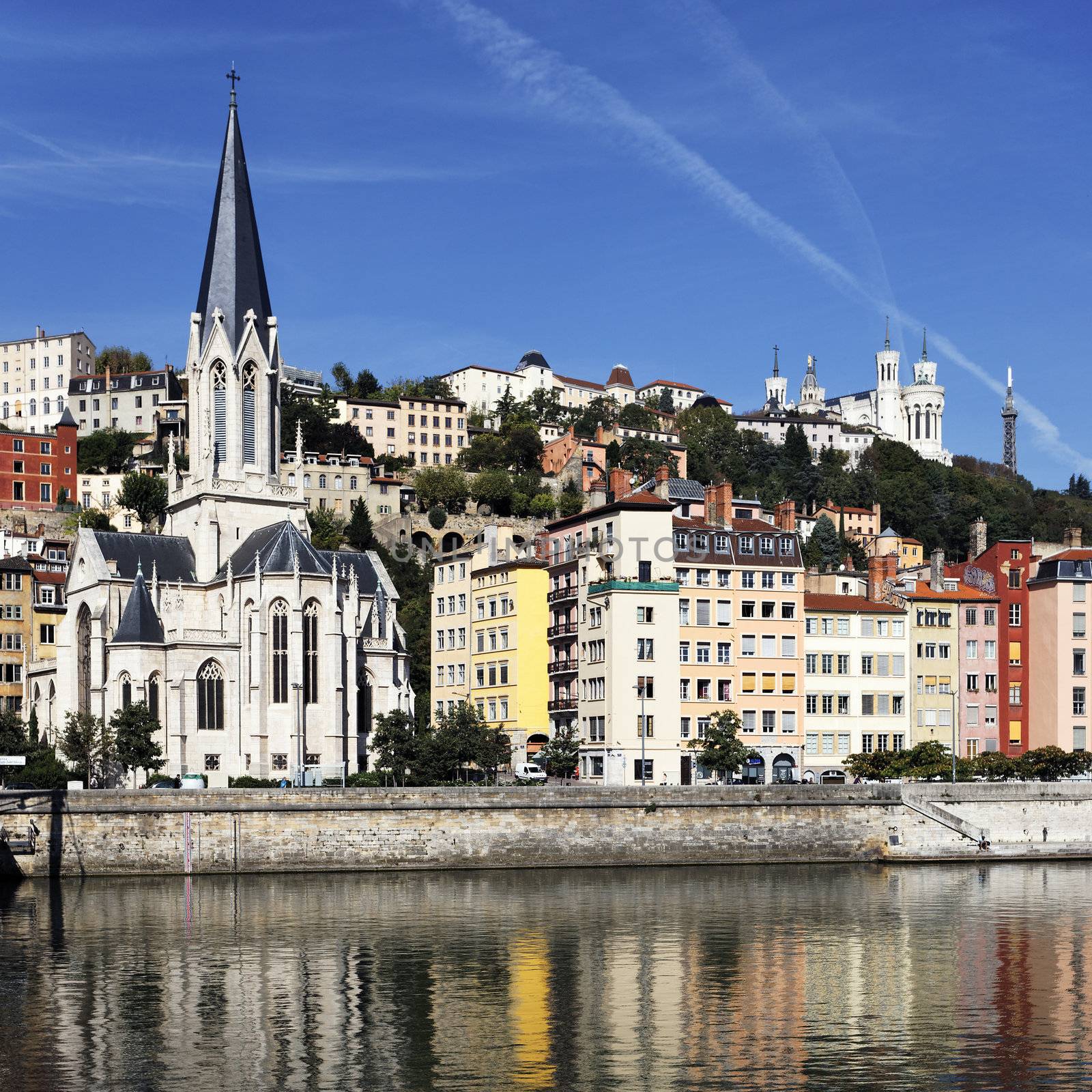 Saone river and church by vwalakte