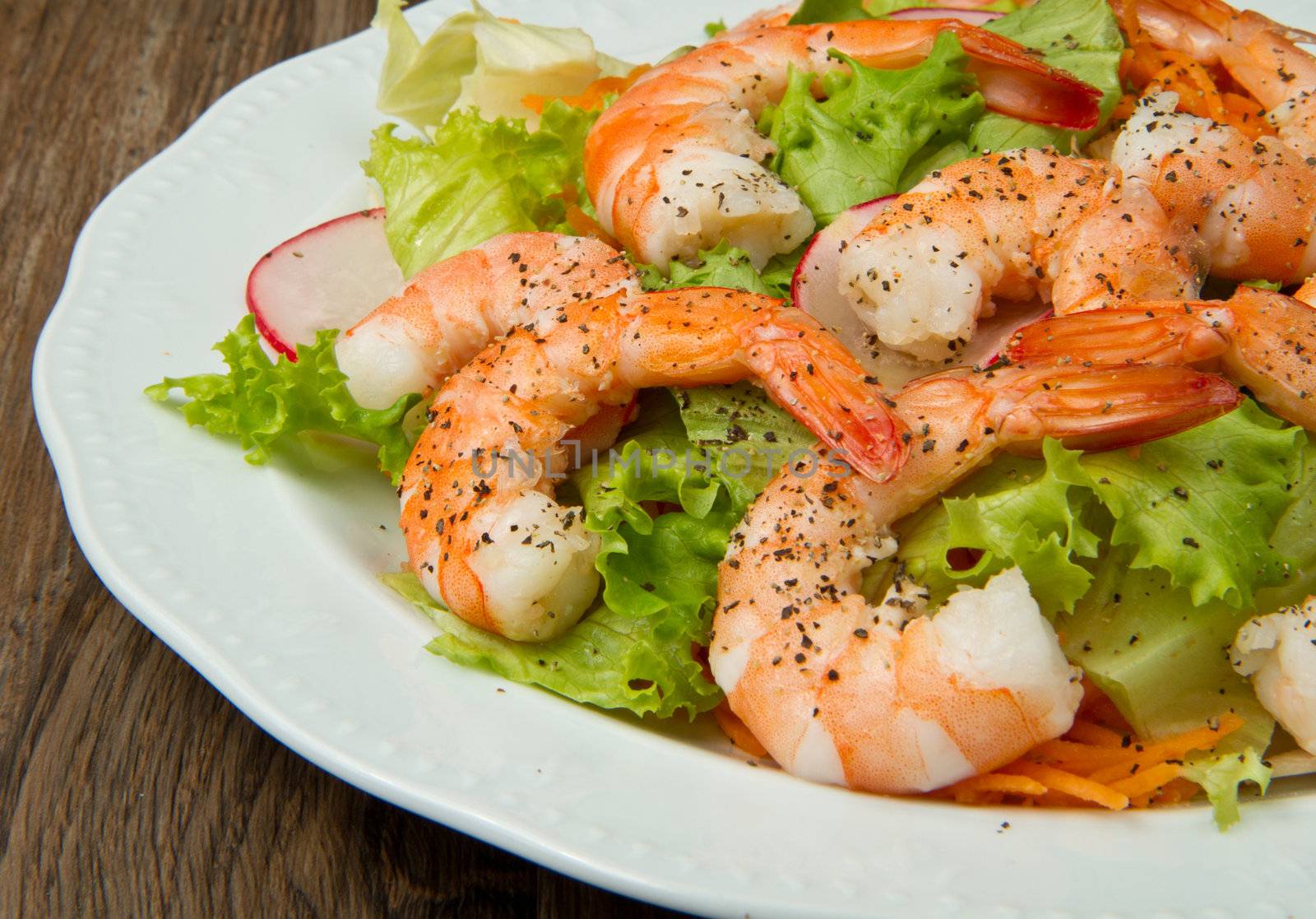 salad of shrimp, mixed greens