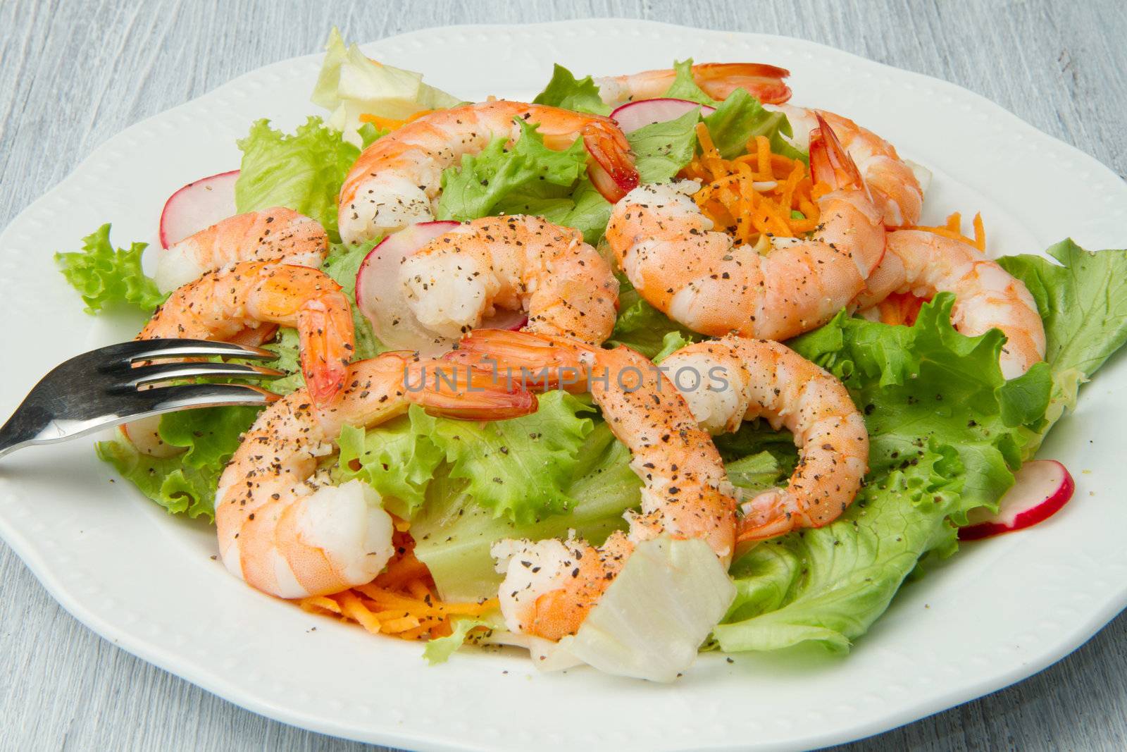 salad of shrimp, mixed greens