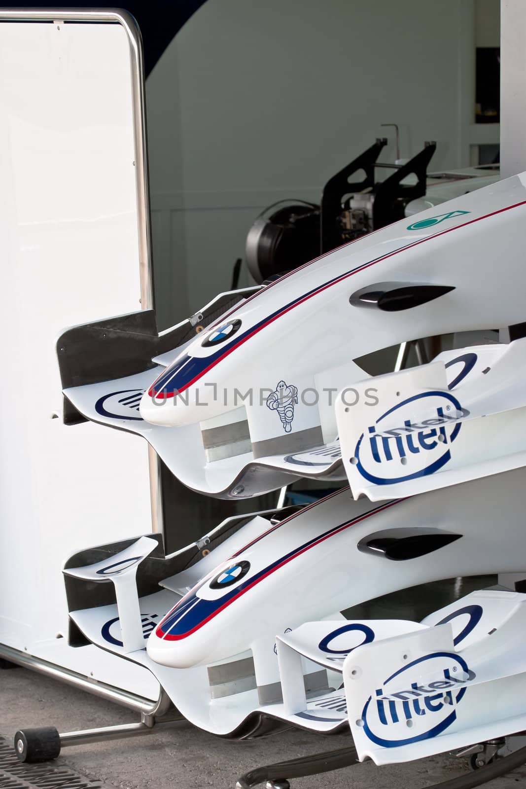JEREZ DE LA FRONTERA, SPAIN - OCT 10: Two front wings of BMW-Sauber F1 waiting on pits on training session on October 10, 2006 in Jerez de la Frontera , Spain