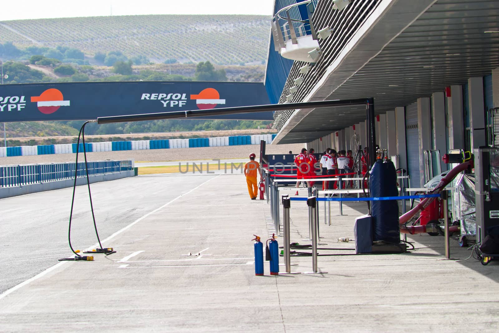JEREZ DE LA FRONTERA, SPAIN - OCT 10: Pit lane on the begining of the training session on October 10, 2006 in Jerez de la Frontera , Spain