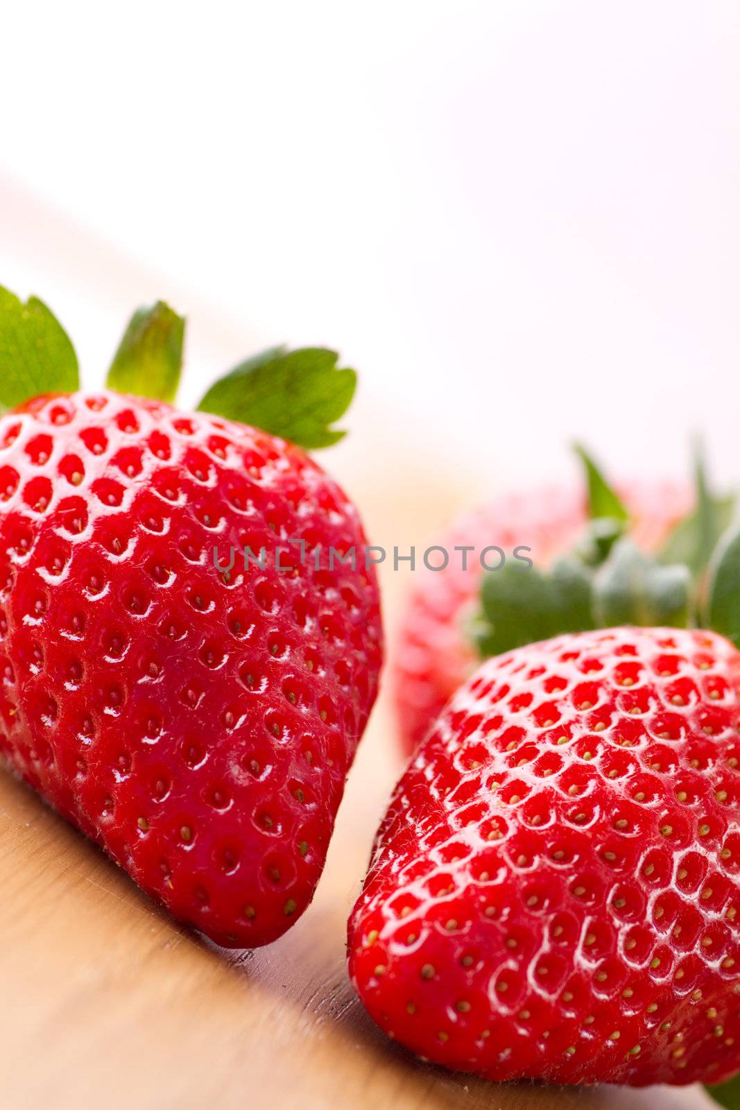 Red strawberries by litleskare