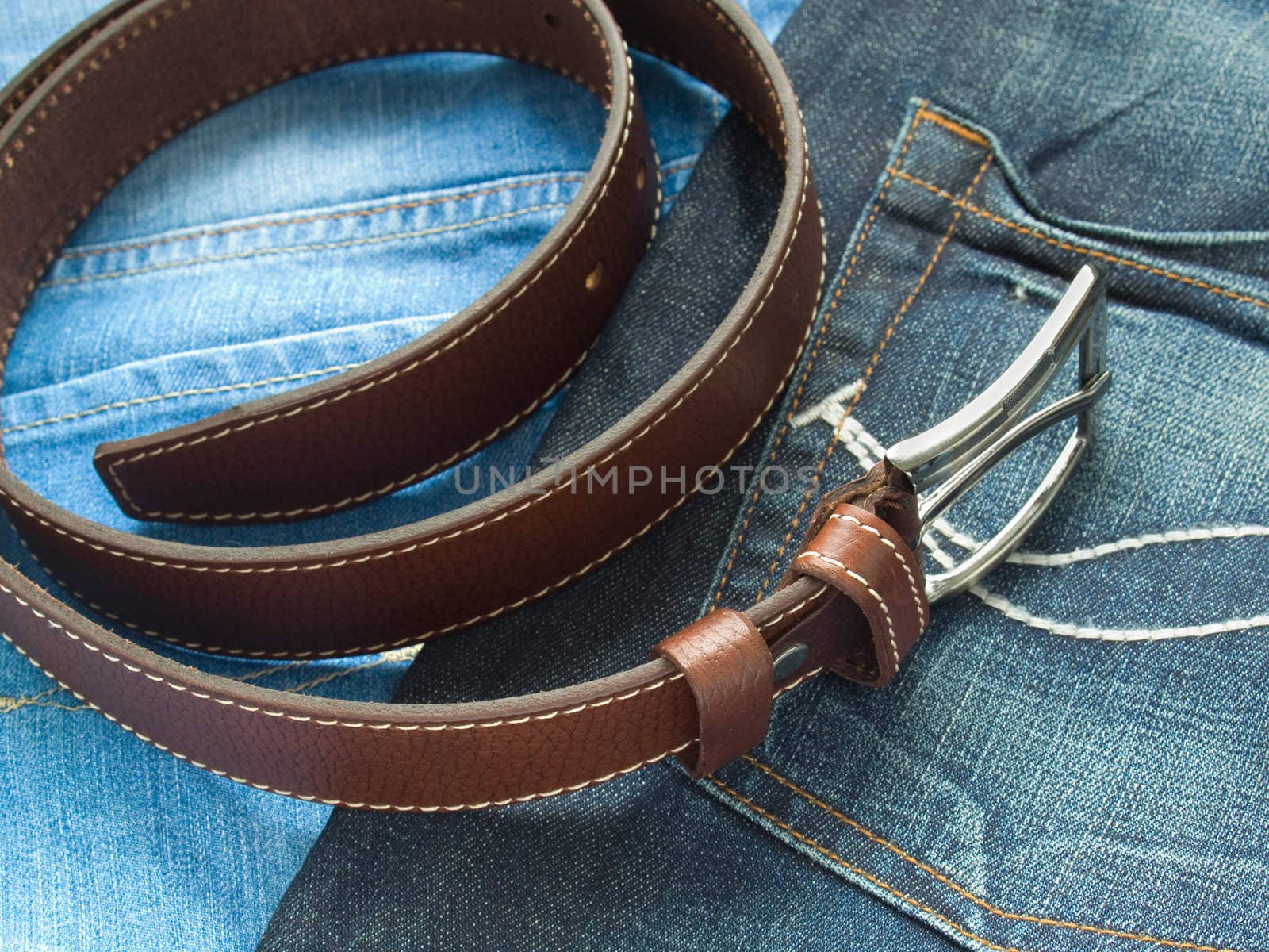 Fashion belt with blue jeans by kvinoz