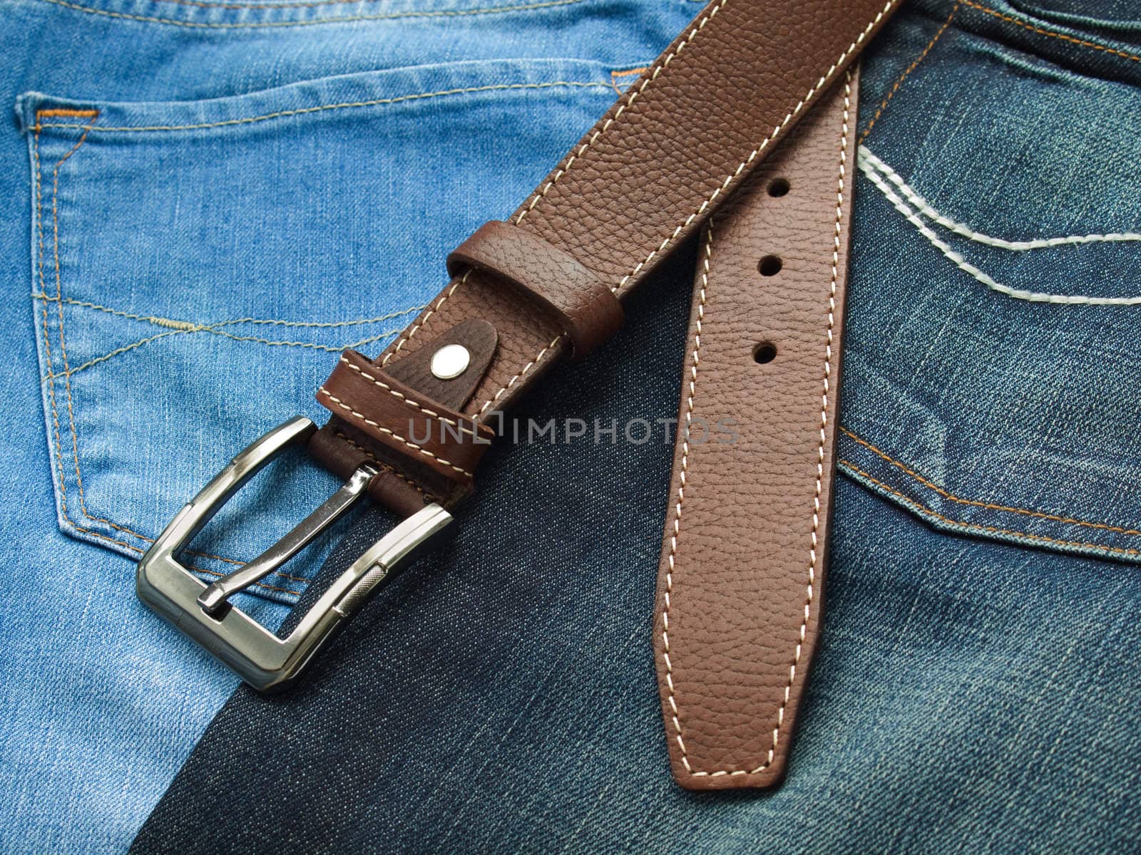 Blue jeans with leather belt by kvinoz