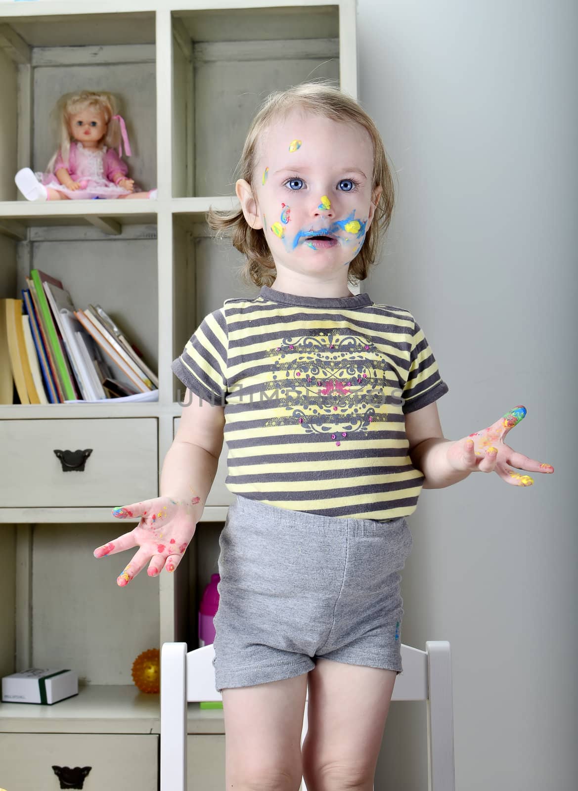 little girl and colored paints  by dmitrimaruta