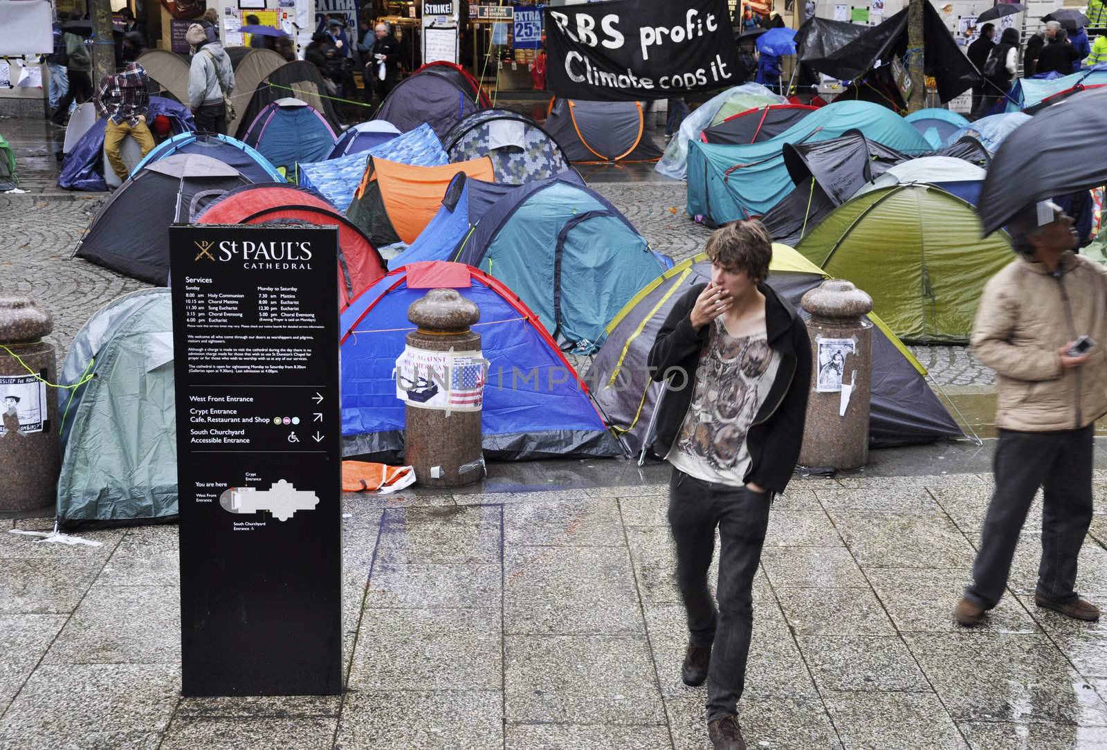 Occupy London encampment at St Paul's Cathedral on October 27, 2011 by dutourdumonde