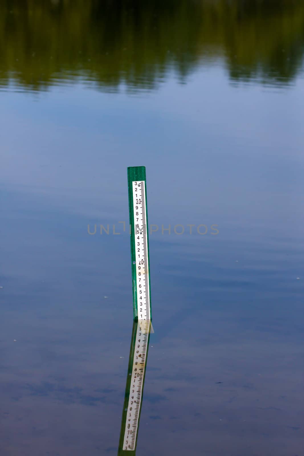 Water level measurement gauge.