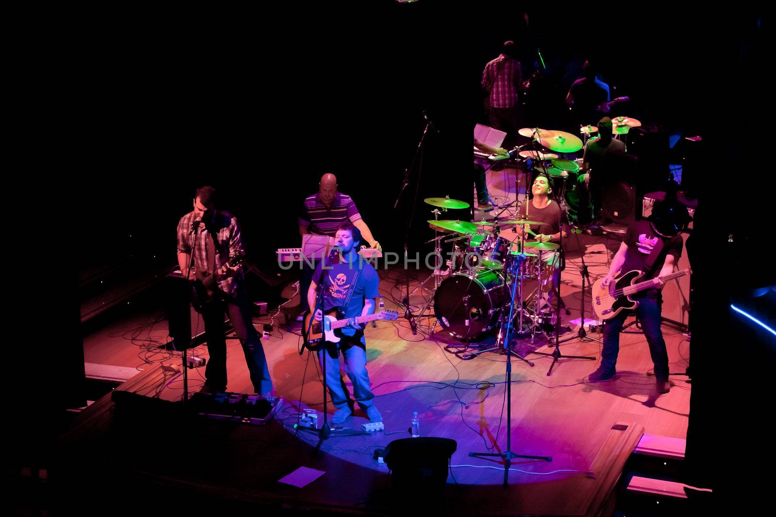EL PUERTO DE SANTA MARIA, SPAIN - APR 24: Concert of the group of Indie Pop, Champagne on Apr 24, 2009, on the discotheque Mucho Teatro on El Puerto de Santa Maria, Cadiz, Spain