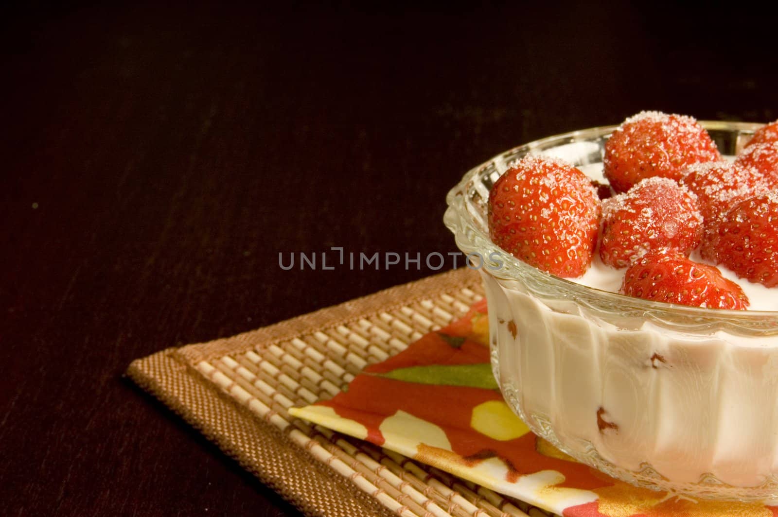 Strawberries with cream by Ravenestling