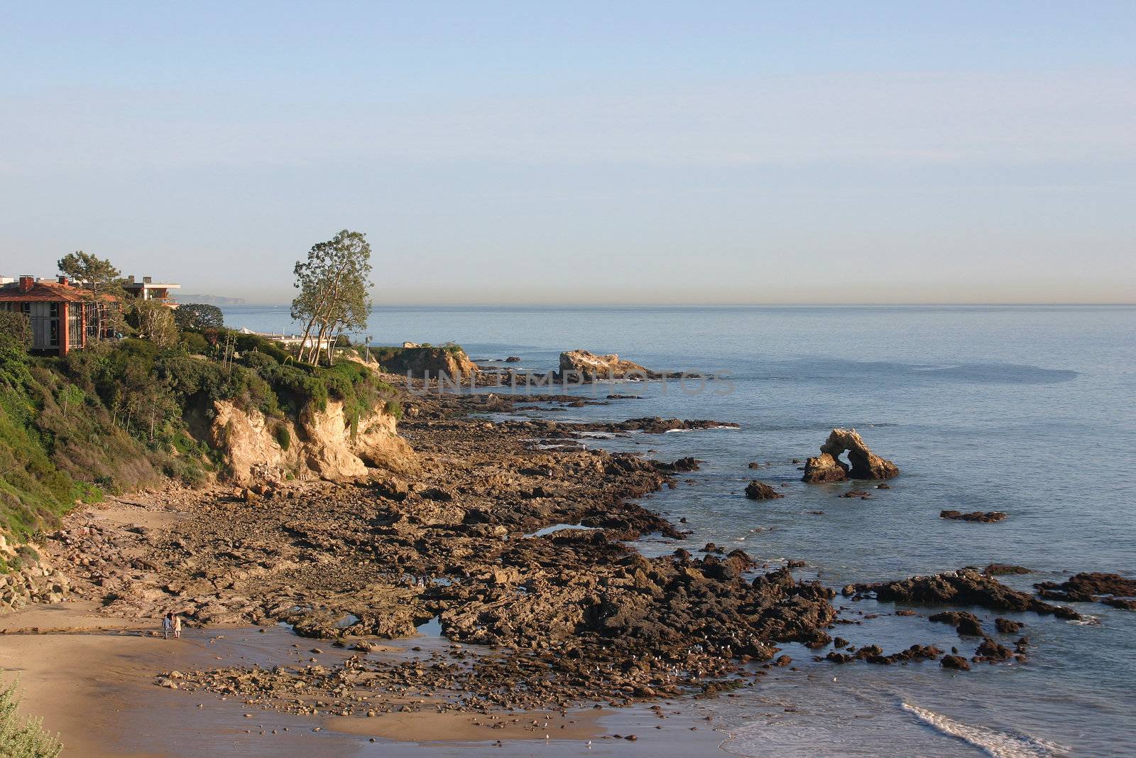 Corona Del Mar Cove with rocks looking South
