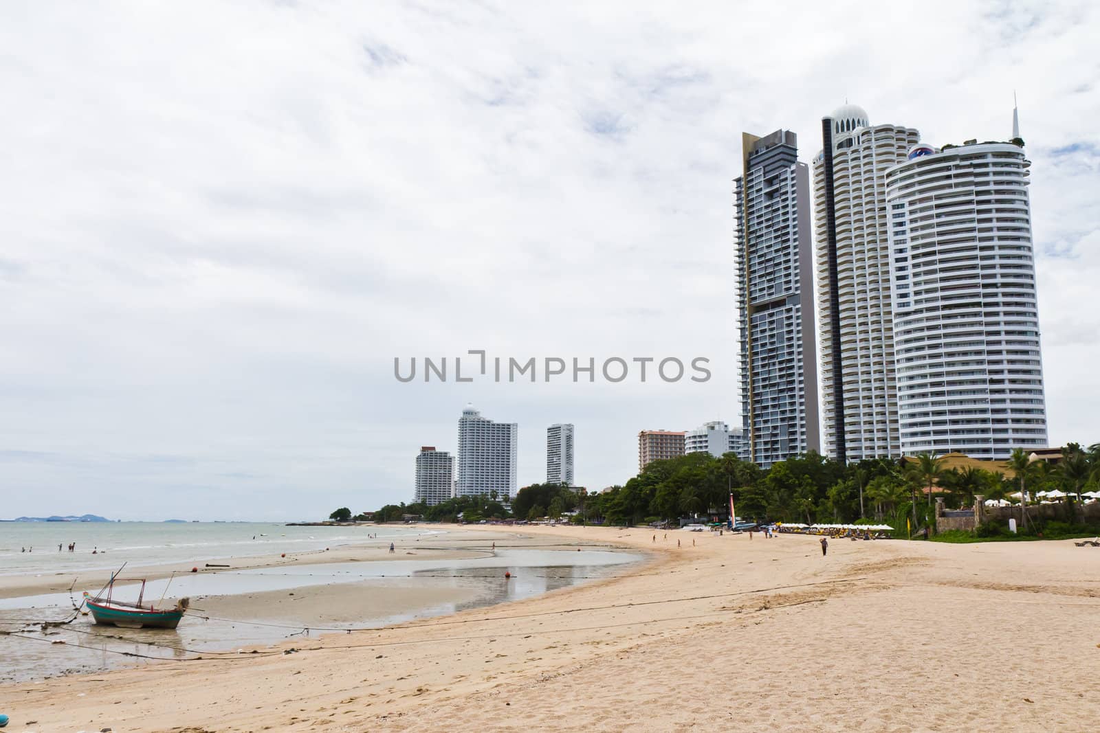 Modern hotel, apartment beside the beach. by Na8011seeiN