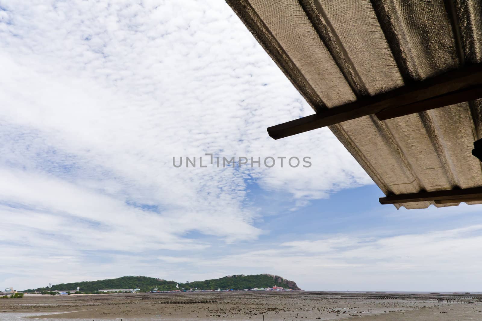 Roof at the seaside in the daytime.