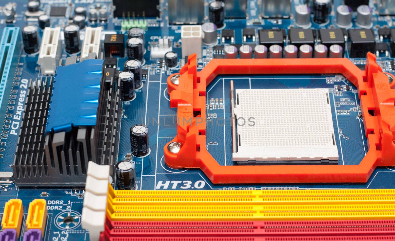 Microprocessor, slots for memory, capacitors, system of the cooling