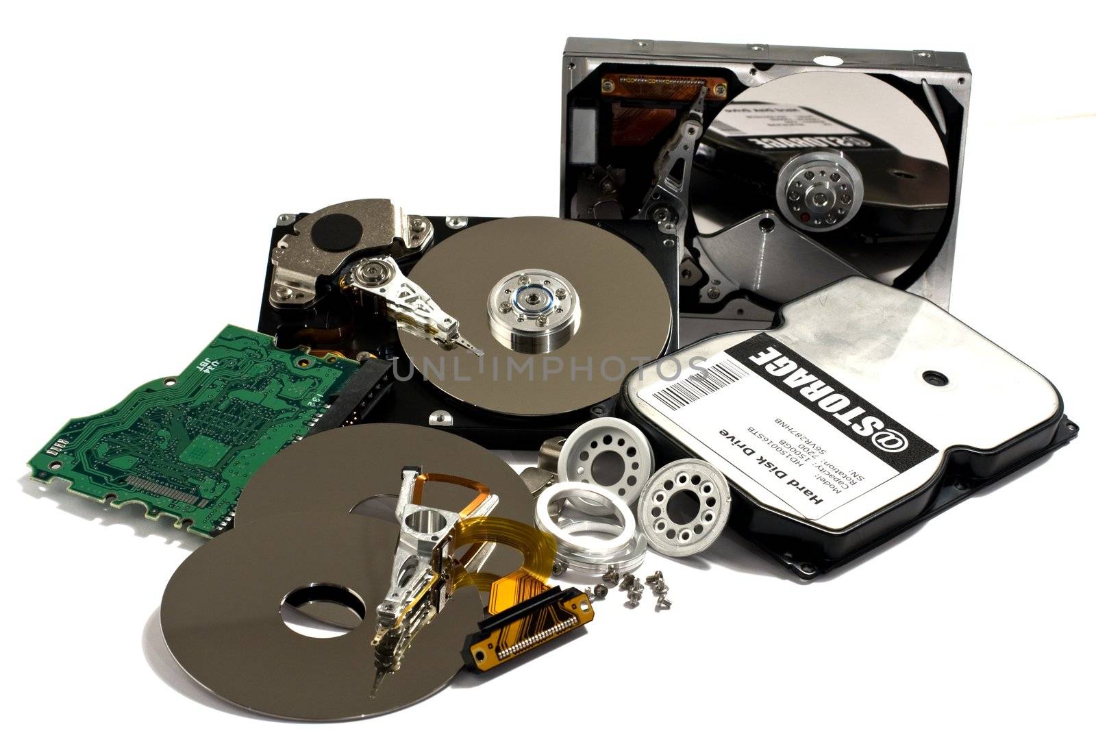 Diffenrent parts of hard drive by gewoldi