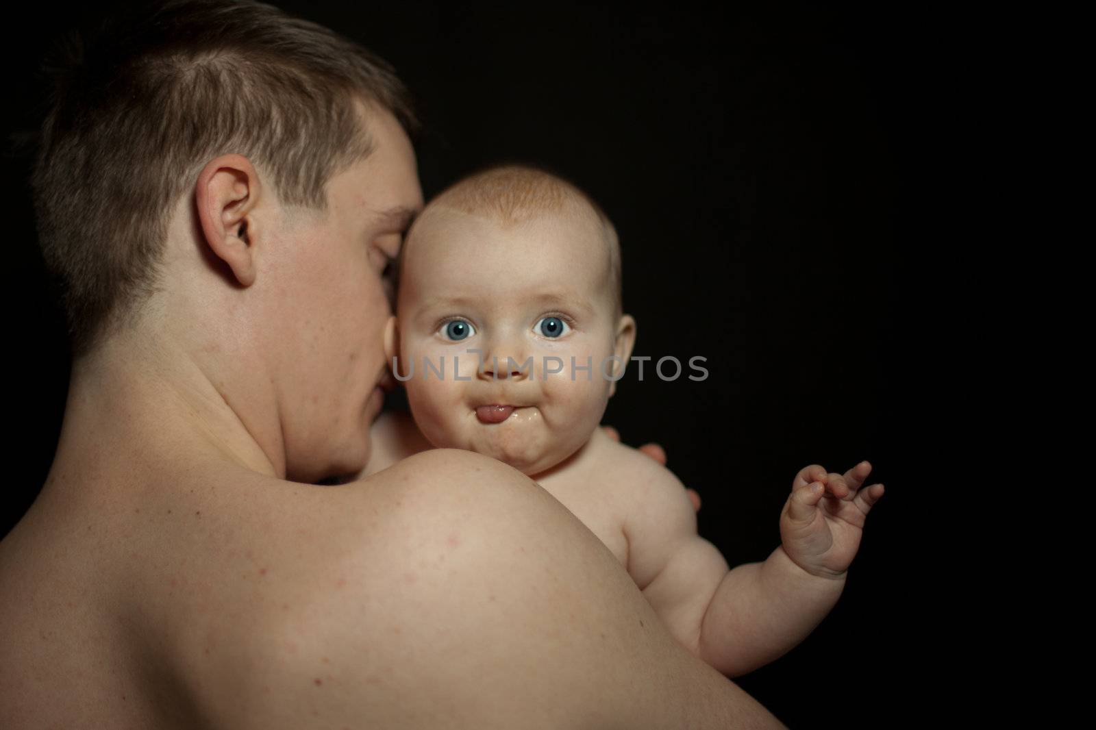 Vater und Baby by aidasonne
