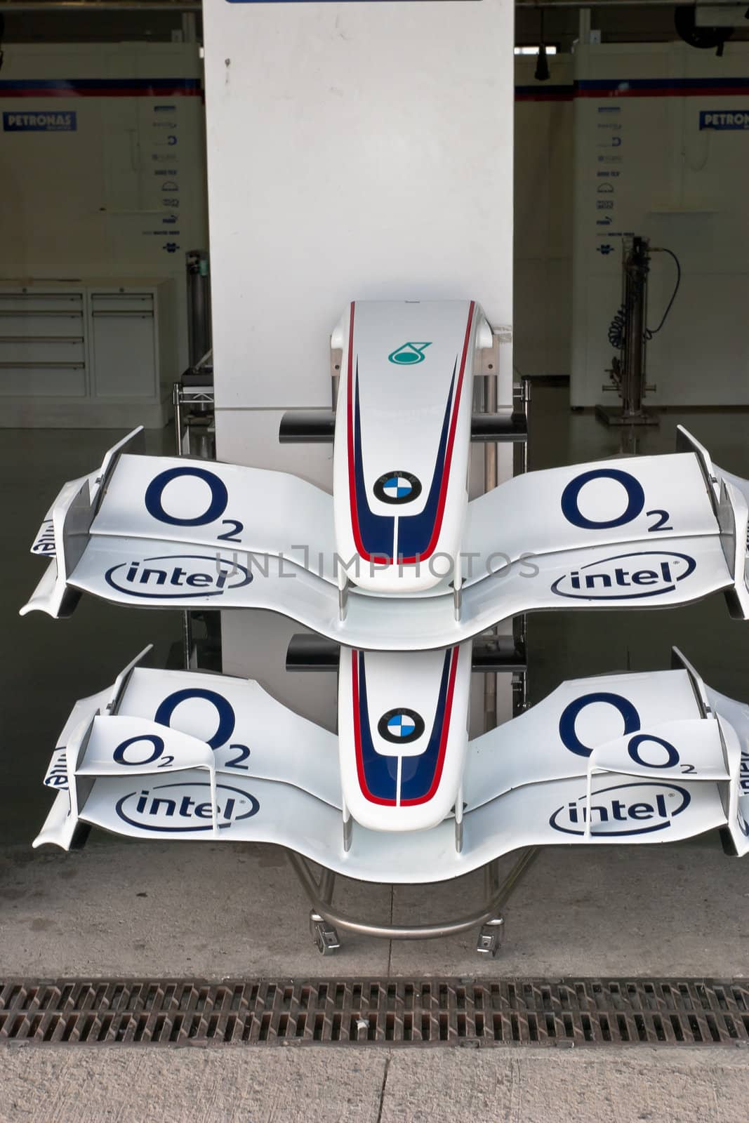 JEREZ DE LA FRONTERA, SPAIN - OCT 10: Two front wings of BMW-Sauber F1 waiting on pits on training session on October 10, 2006 in Jerez de la Frontera , Spain