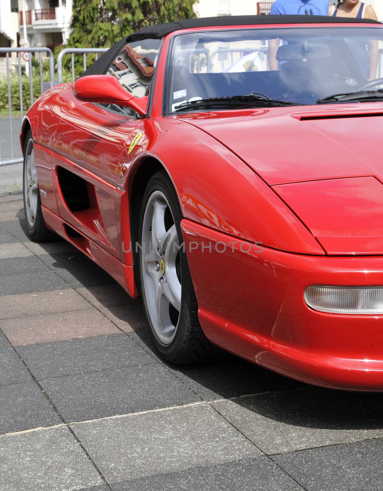 Right view of a F355 Ferrari by shkyo30