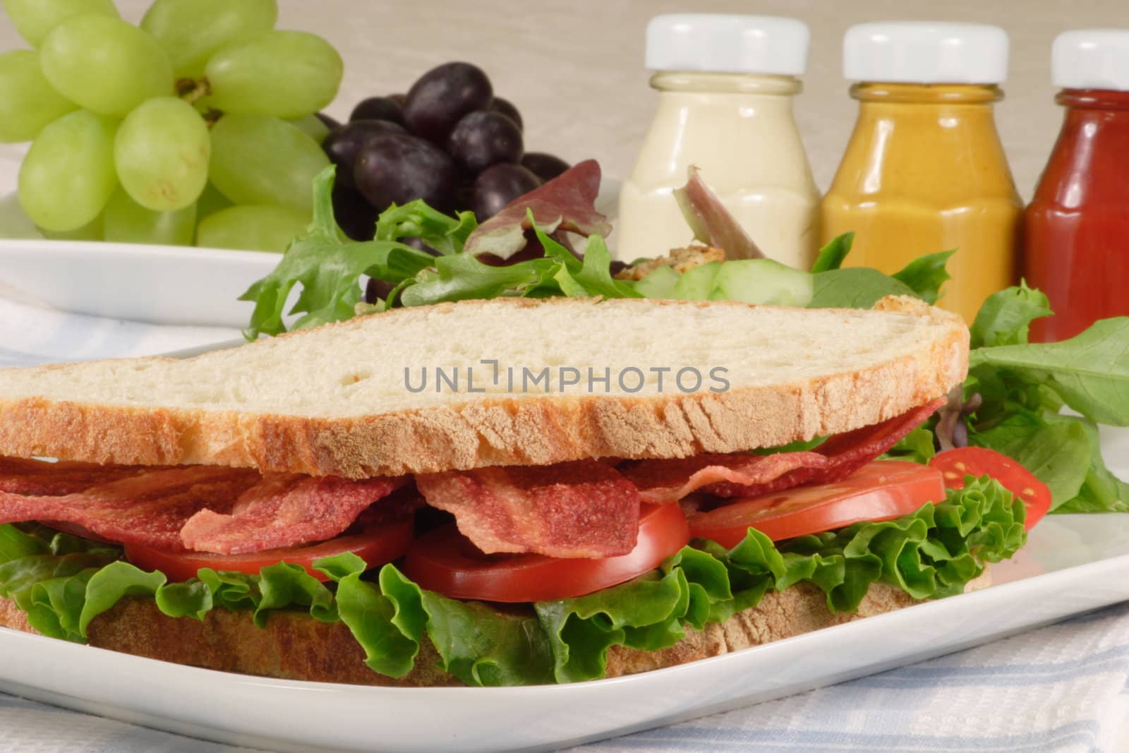 b.l.t sandwich by tacar
