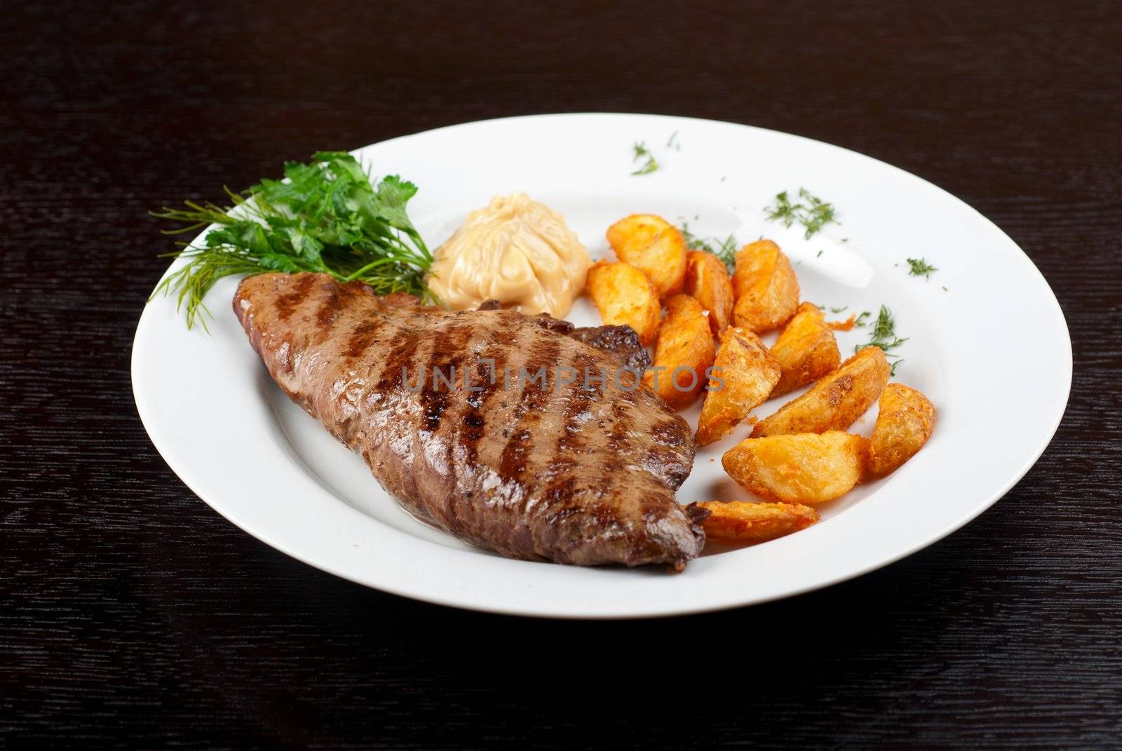 Juicy beef steak by rusak