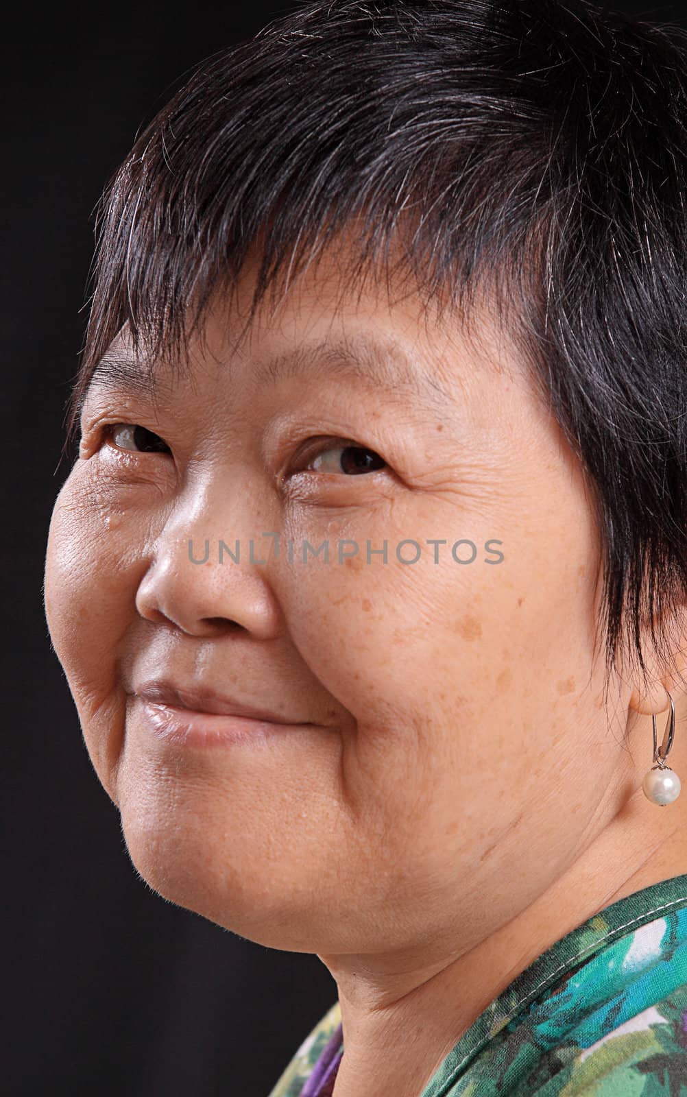 asian woman smile to camera