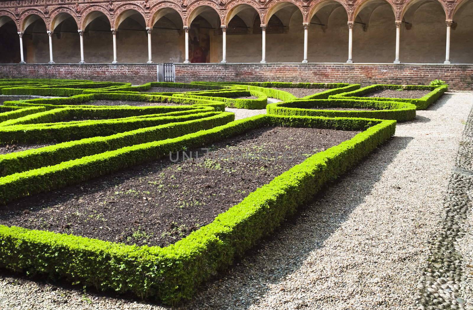 Certosa di Pavia, inner garden monastery detail